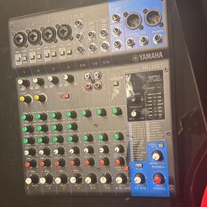 Yamaha MG10XU Black and Blue Mixer